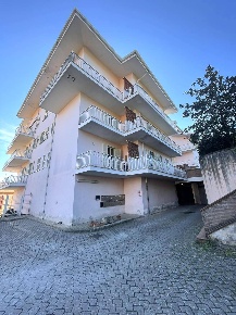 Foto Appartamento in Via san francesco di fuori, Alatri Centro di 130 m²