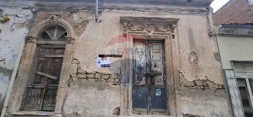Foto Casa indipendente in via Bari, Vittoria Centro di 240 m² con 6 locali