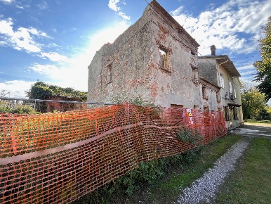 Foto Agriturismo a San Benedetto Po Mirasole di 150 m² in vendita