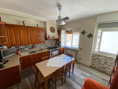 Foto Appartamento in Piazza Ettore Vitale, Napoli Soccavo di 100 m²