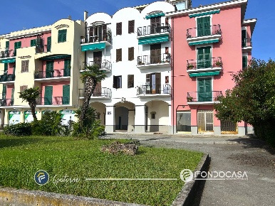 Foto Appartamento in Piazza Mulini a Vento, Spotorno di 95 m² con 3 locali