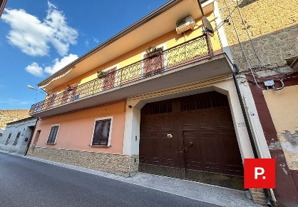 Foto Appartamento in via tagliamento, Marcianise di 424 m² con 14 locali