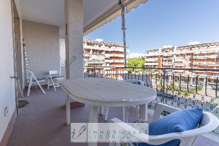 Foto Appartamento in Via Bologna, Albenga Centro di 65 m² con 4 locali