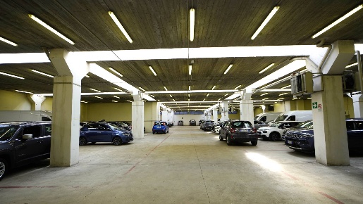 Foto Laboratorio in Via Botticelli, Torino Rebaudengo di 1800 m² in vendita