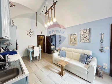 Foto Appartamento in Via Mafrolla, Vieste Centro di 103 m² con 3 locali