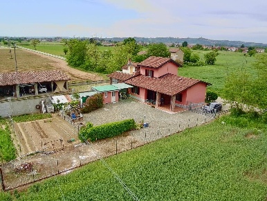 Foto Casa indipendente a Alessandria Castelceriolo di 110 m² con 4 locali