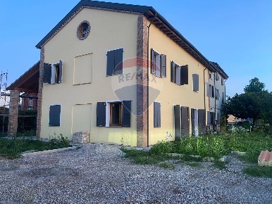 Foto Appartamento in Strada Ugozzolo, Parma Paradigna - Centro Torri