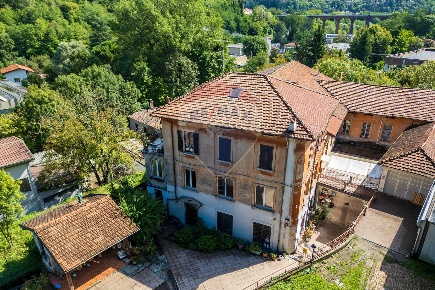 Foto Appartamento in Viale Valganna, Varese Ippodromo - San Gallo di 219 m²
