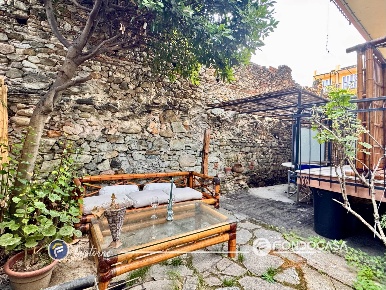 Foto Appartamento in Via Venezia, Spotorno di 90 m² con 3 locali in vendita