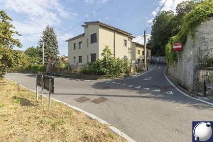 Foto Villa bifamiliare in Via Verdi, Lurago d'Erba Centro di 405 m²