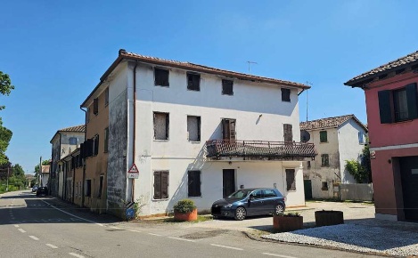 Foto Appartamento in Via Aglaia Anassillide, Montebelluna Centro di 134 m²