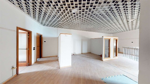 Foto Ufficio a Sirolo di 260 m² con 5 locali in vendita