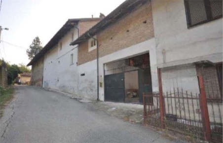 Foto Casa indipendente in Strada Sabbione, Priocca di 367 m² con 10 locali