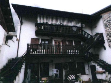 Foto Appartamento in Via Lucco, Fonzaso Centro di 196 m² con 4 locali