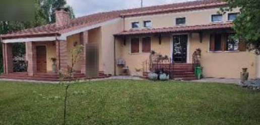 Foto Casa indipendente in Località ca' Mignola Bassa, Lendinara di 285 m²