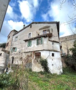 Foto Appartamento in Via Mascioli, Fossombrone Centro di 184 m² in vendita