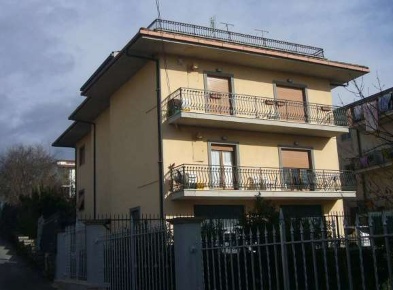 Foto Appartamento in Via Sandro Pertini, Labico di 150 m² con 6 locali