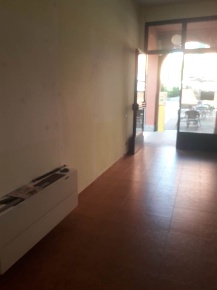 Foto Negozio a Novellara Centro di 50 m² con 5 locali in vendita