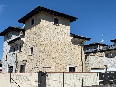 Foto Villa a schiera a Mairago Centro di 110 m² con 4 locali in vendita