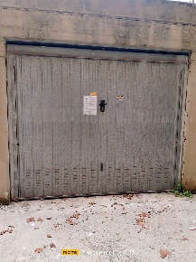 Foto Garage in via Francia 11, Aprilia Inghilterra - Zona 167 di 24 m²