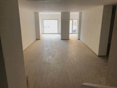 Foto Negozio a Reggiolo Centro di 265 m² con 7 locali in affitto