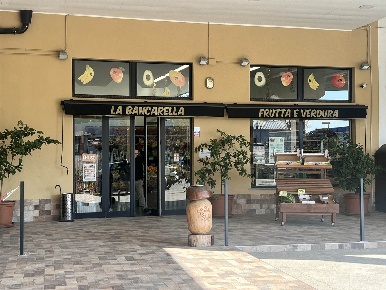 Foto Attività commerciale in Strada Statale dei Giovi  39, Binasco