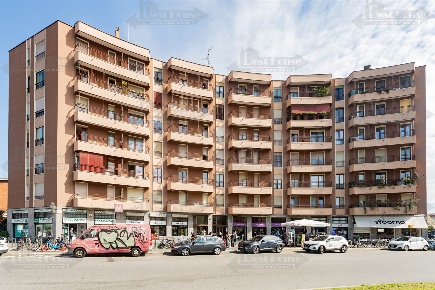 Foto Appartamento in Piazzale Udine 8, Milano Udine di 87 m² con 3 locali