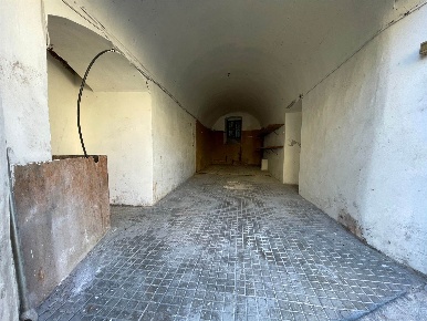 Foto Magazzino a Pistoia Centro Storico di 30 m² con 1 locali in affitto