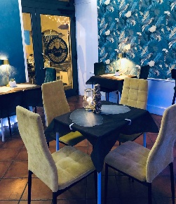 Foto Attività commerciale in Via Cavur 14, Monterotondo Centro Storico