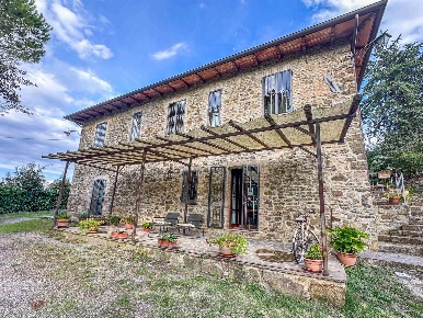 Foto Rustico in Località Cottimellino 89, Montalcino di 275 m² con 9 locali