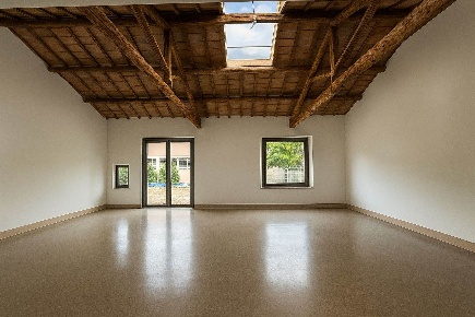 Foto Capannone industriale a Prato Cafaggio - Grignano di 250 m² in affitto