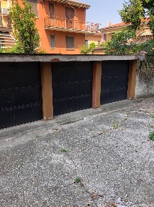 Foto Garage in via Gramsci 45, Segrate Segrate Centro di 12 m² con 1 locali