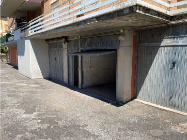 Foto Garage a Monterotondo Monterotondo Scalo di 26 m² con 1 locali