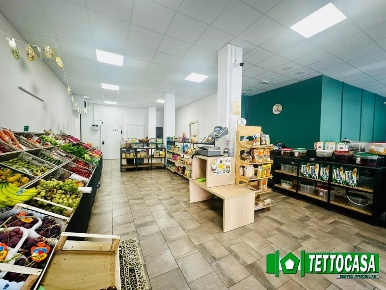 Foto Locale commerciale a Marigliano Centro di 150 m² con 2 locali