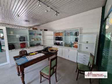 Foto Ufficio in Via Verdi, Corbetta Centro di 50 m² con 1 locali in vendita