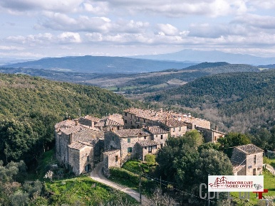 Foto Appartamento in Castello di Tocchi, Monticiano di 90 m² con 3 locali