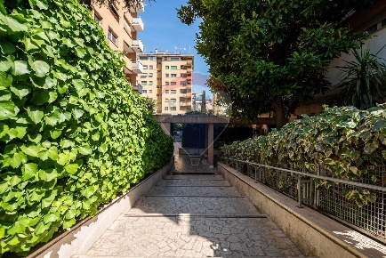 Foto Appartamento in Via Valle Scrivia, Roma Conca d'Oro - Valli di 82 m²