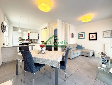 Foto Appartamento in Via Aurelia Levante, Taggia Centro di 80 m² in vendita