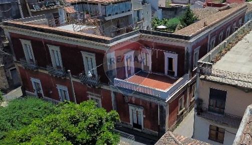 Foto Villa singola in Via Cappellini, Riposto Centro di 600 m² in vendita