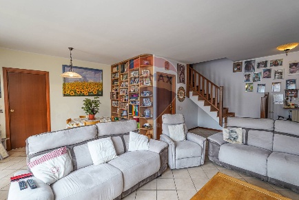 Foto Appartamento in via Piave, Azzano San Paolo di 155 m² con 5 locali