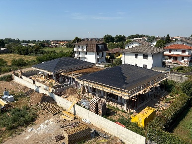 Foto Villa singola in VIA STRADIVARI, Lainate Centro di 239 m² con 4 locali