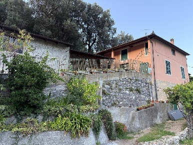 Foto Rustico in Via Piemonte, Erli Centro di 115 m² con 5 locali in vendita