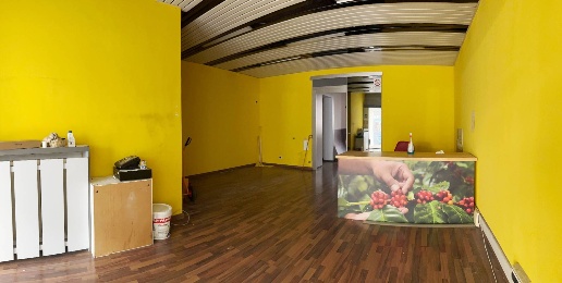 Foto Locale commerciale a Savona Villapiana, La Rusca, Via Mignone di 75 m²