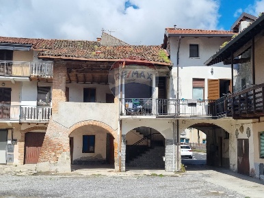 Foto Appartamento in Via Conciliazione, Bonate Sopra Centro di 240 m²