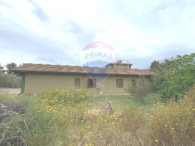 Foto Villa unifamiliare a Scicli di 204 m² con 9 locali in vendita