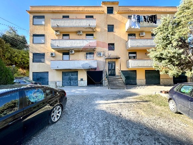 Foto Appartamento in via Martedina, Mineo Centro di 116 m² con 3 locali