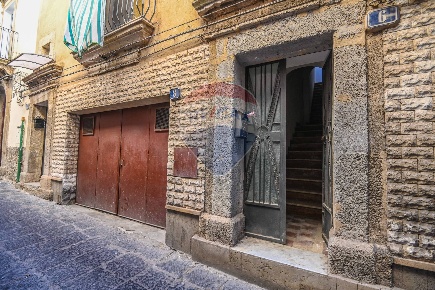 Foto Casa indipendente in Via Santissimo Salvatore, Caltagirone Centro