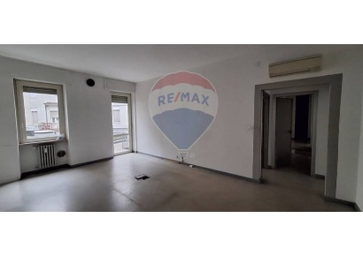 Foto Appartamento in Galleria Virgilio, Viadana Centro di 103 m² in vendita