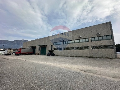 Foto Capannone industriale a Rotondi di 2500 m² in vendita