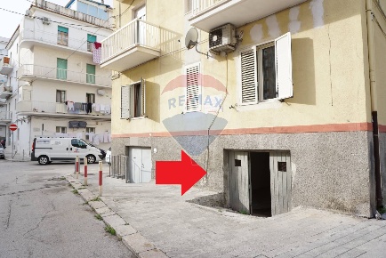 Foto Box in Via Foggia, Vieste Centro di 35 m² con 1 locali in vendita